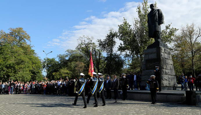 Военные лицеисты принесли присягу в День защитника Украины: яркие фото и видео из Одессы
