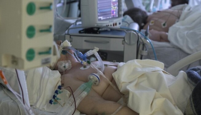 Палаты забиты, увольняются даже медсестры: что творится в украинских больницах из-за Covid-19