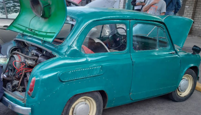 Українець ганяє на 60-річному раритетному 