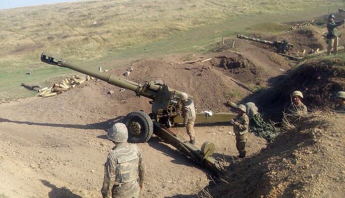 Вірменія і Азербайджан звинуватили один одного у відкритті вогню: перемир'я не тривало і години