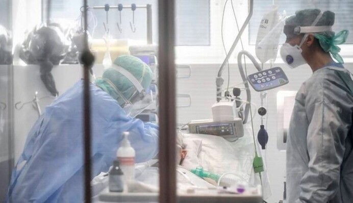Спасти всех нельзя: врач рассказал о катастрофе с коронавирусом в Украине и привел цифры