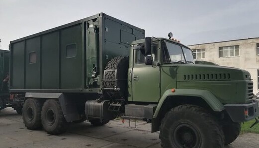 В Украине презентовали автомобиль для военных, который не боится бездорожья: фото