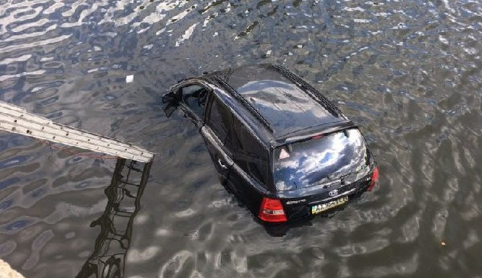 Работает в ГСЧС: фото и неожиданные детали про "русалку", утопившую авто в Харькове