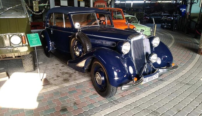 Как у Штирлица: в автомобильном музее Днепра появился уникальный экспонат, фото