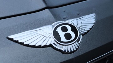 В Україні помітили шикарну жовту Bentley - коштує близько 8,5 млн: фото