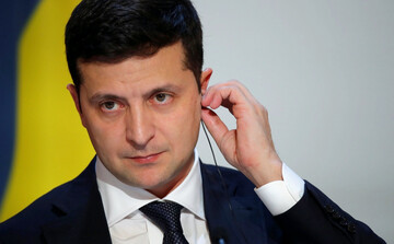 Загрожує кривавий хаос: Зеленський різко звернувся до "слуг народу" через КСУ