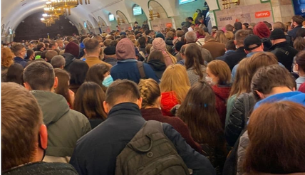 У київському метро справжнє пекло: фото і відео тисняви після дзвінка про мінування