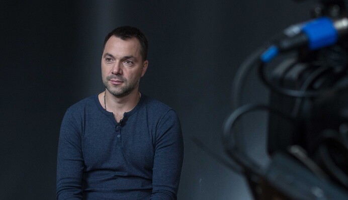 Арестович описав кроки для завершення війни на Донбасі на початку 2021 року