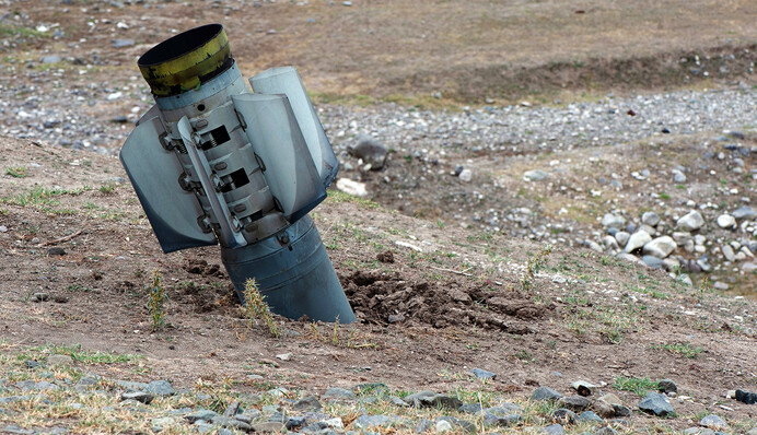 Азербайджан завдав нищівних ударів по позиціях Вірменії: момент обстрілу показали на відео