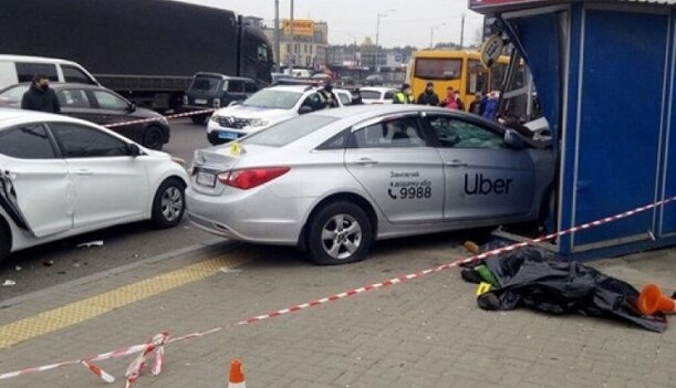 Суд принял решение по таксисту, сбившему насмерть людей на остановке в Киеве: фото и видео