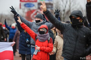 В Минске начался жесткий разгон митингующих, силовики применили спецсредства: фото и видео