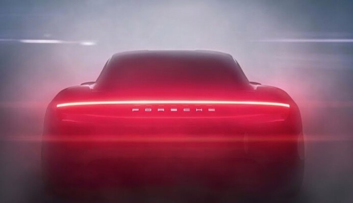 В Харькове засветился роскошный электрокар, разгоняющийся до 