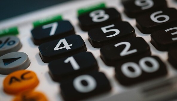 Краще віддайте гроші педагогам і лікарям: у Раді пояснили, що не так з держбюджетом на 2021 рік