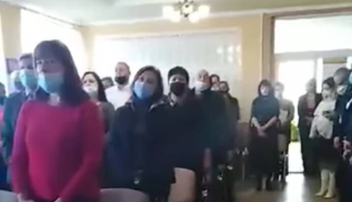 На Закарпатье депутаты спели гимн Венгрии вместо украинского: в сети требуют реакции СБУ, видео