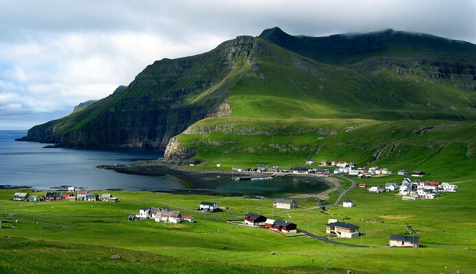 На дні Атлантичного океану побудували першу в світі авторозв'язку: фото і відео підводного тунелю