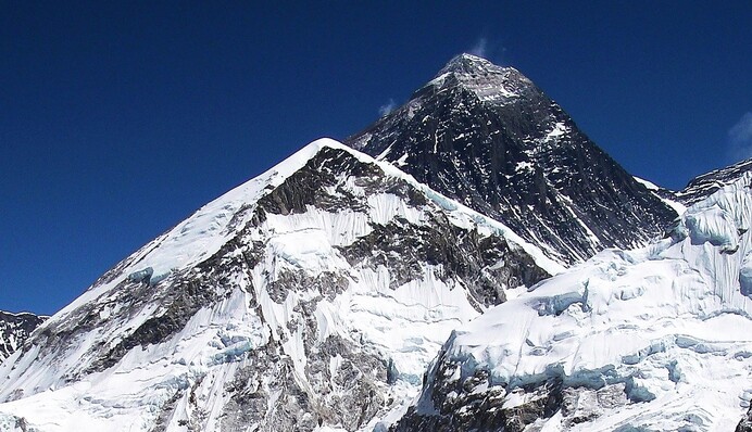 Висота гори Еверест змінилася: що з'ясували фахівці