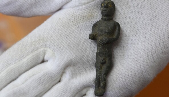 Археологи знайшли унікальну статуетку кельтів з золотими очима: фото