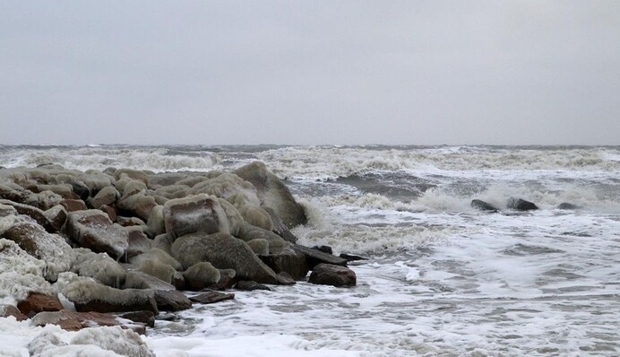 Шторм в Кирилівці наробив багато лиха: зараз ситуація покращується