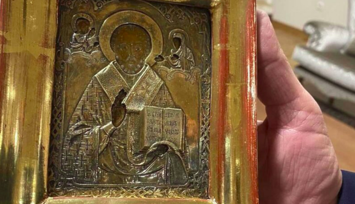 Подарунок Лаврову: на Балканах спалахнув скандал через вивезену з Донбасу українську ікону