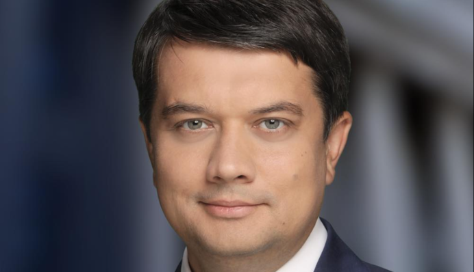 Підвищення зарплати медиків: Разумков виступив із невтішною заявою