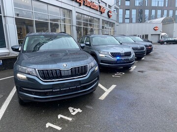 Українські поліцейські отримали автомобілі-"фантоми" для полювання за "гонщиками": фото