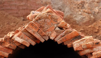 Археологи обнаружили во Вьетнаме загадочную гробницу, которой 1400 лет: фото