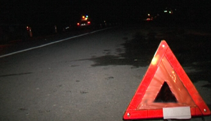 У Дніпрі військова вантажівка знесла жінку на переході: моторошний момент потрапив на відео