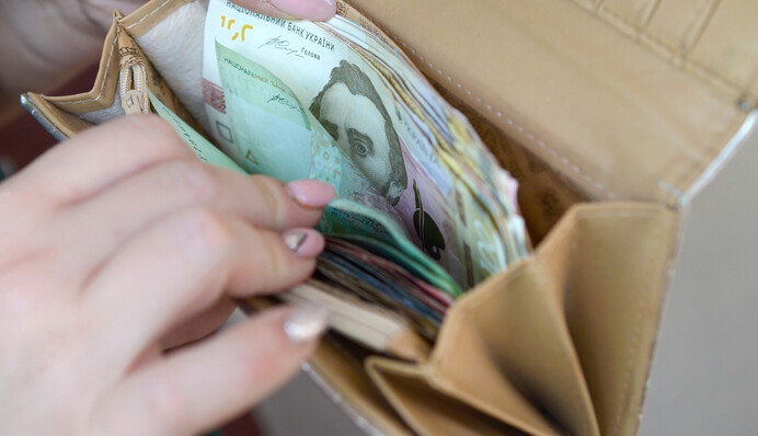 В Україні в 2021 році збільшать податки: кому і скільки доведеться платити