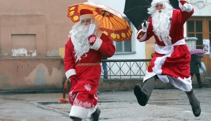 Какая погода - такие и сани: Новый год 2021 высмеяли меткой фотожабой с Дедом Морозом