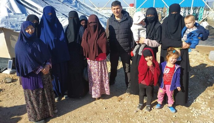 Україна повернула з сирійських таборів жінок і дітей: що відомо