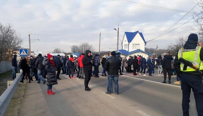 По Украине прокатилась волна тарифных протестов: чего требуют люди