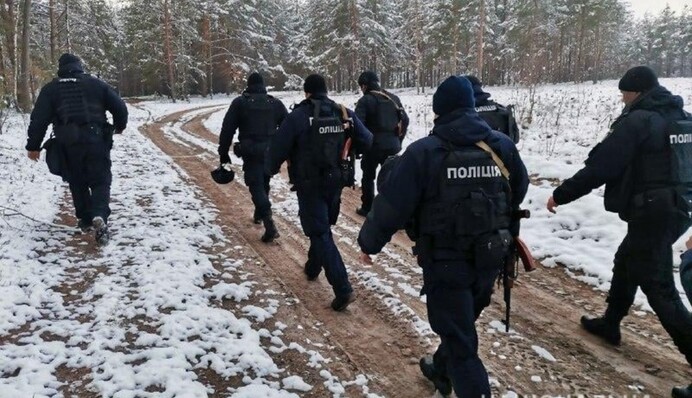 У Рівненській області оголосили війну бурштинокопачам: що відбувається в регіоні