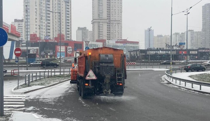 На Київ насувається снігопад: як місто готове до стихії
