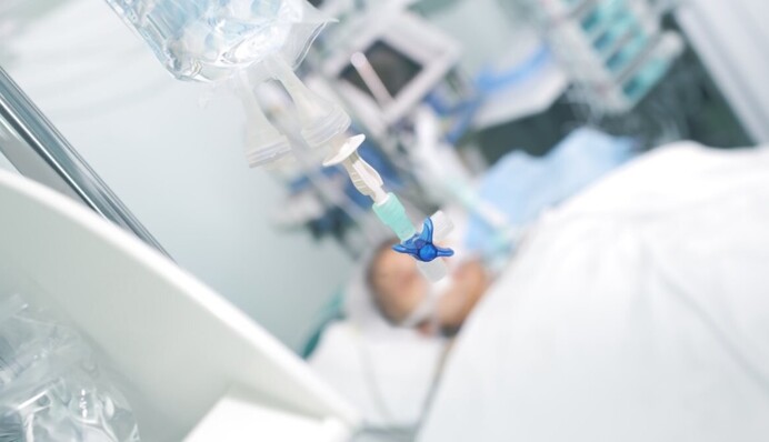 Три тижні була в комі - маска 