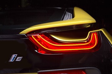 У Харкові засвітився розкішний спорткар "отруйного" кольору - коштує понад 3 млн: фото