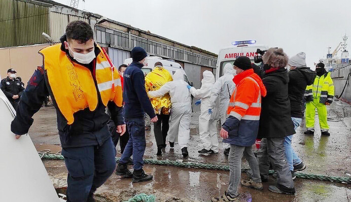 Аварія суховантажу з українцями біля берегів Туреччини: рятувальна операція триває четверту добу