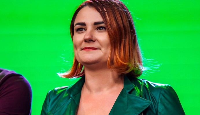 Нардеп из "Слуги народа" засветила в Раде стильный наряд - акцент сделала на обуви: фото