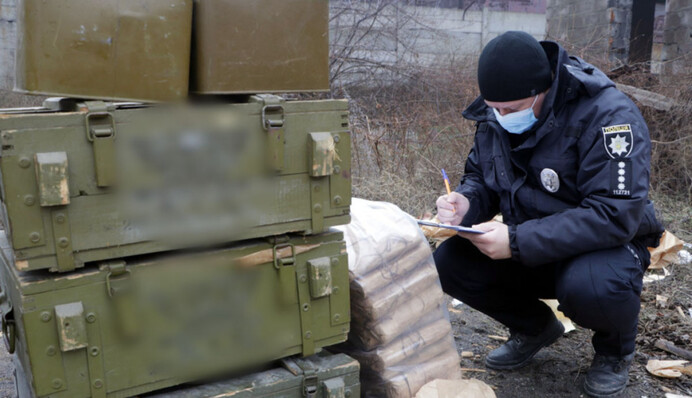 Зброя і наркотики: поліція виявила великі знахідки по всій Україні