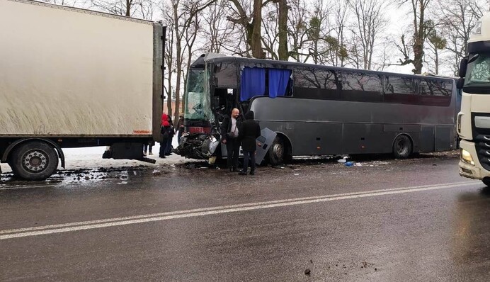 Под Винницей из-за непогоды произошло масштабное ДТП: подробности аварии