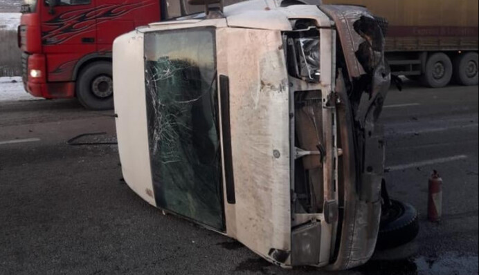 Под Харьковом пассажирский автобус попал в жуткое ДТП: пострадали 10 человек