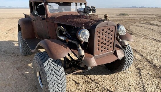 Раритетне Chevrolet перетворили на справжнього монстра і прикрасили черепами: фото