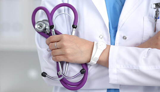 У Маріуполі сімейний лікар назвала українського військового вбивцею: в мережі хвиля гніву