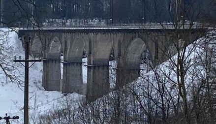 Под Житомиром подросток спрыгнул с 30-метровой высоты  из-за ссоры с девушкой и чудом выжил: видео