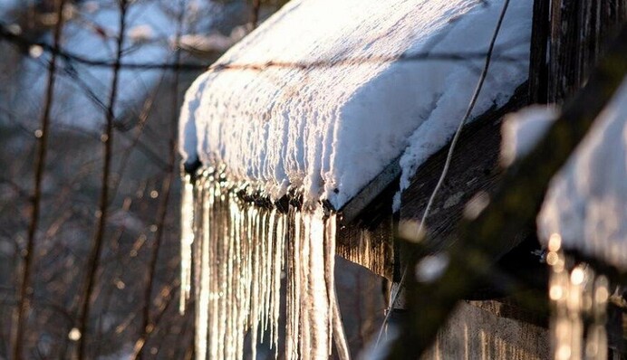 Центр Києва перетворився на пекло: мережі шокувала НП з дівчиною на тротуарі, фото
