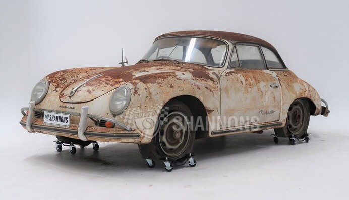 Ржавый 50-летний Porsche выставили на аукцион и продали за колоссальную сумму: фото