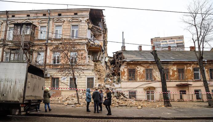 В Одессе рухнул старинный дом, который считается памятником архитектуры: фото и видео