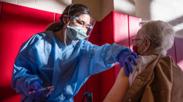 У МОЗ назвали область, яка лідирує по вакцинації від COVID-19 в Україні