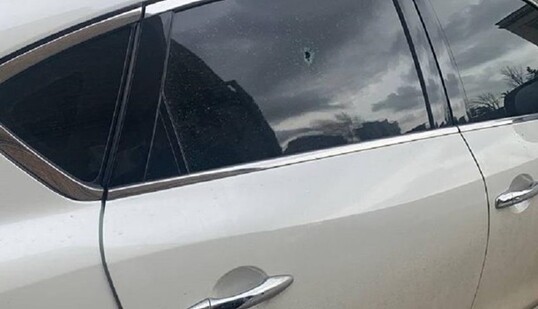 У Києві невідомі серед білого дня відкрили вогонь по автомобілях: перші подробиці