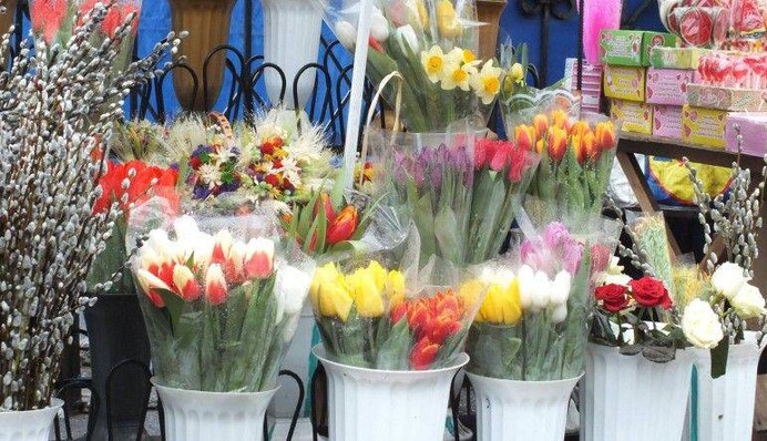 В Україні 8 березня ажіотаж на квіти: найдорожчий букет продають за ціною квартири в Києві