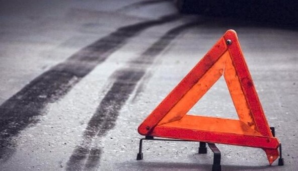 В центре Киева водитель Lexus устроил тройное ДТП на перекрестке: момент попал на видео